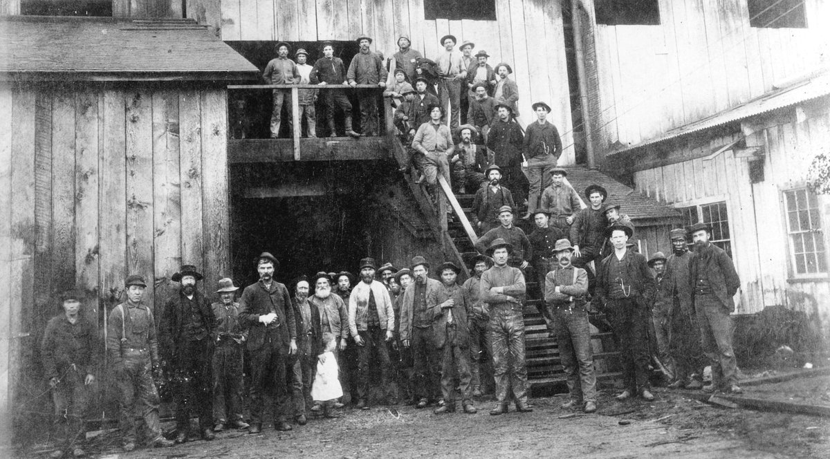 PstTnse's tweet photo. Hastings Mill employees and Chinook Wawa speakers, 1889 http://t.co/QRsL0UAV6r #Vancouver http://t.co/6Rpgt7URzu