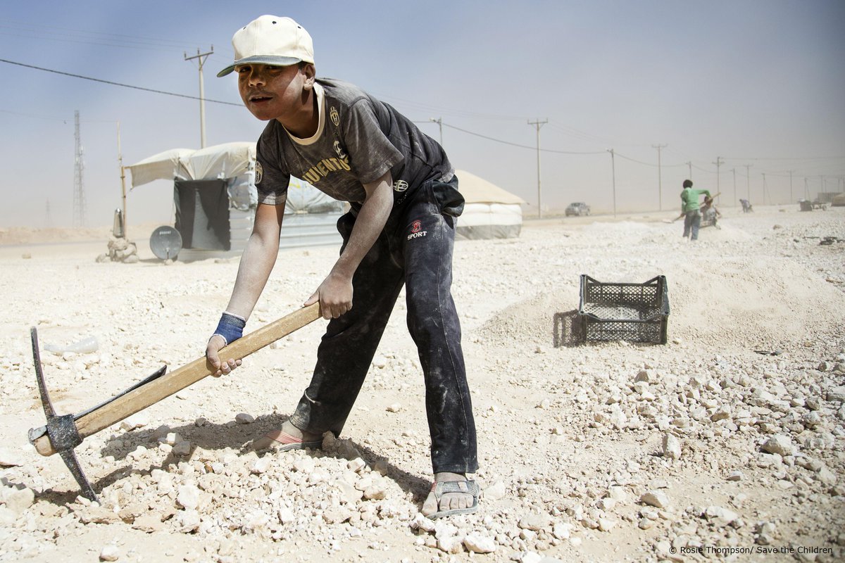 UNICEF's tweet photo. #childrenofsyria paying a heavy price for world’s failure to put an end to the #Syria conflict http://t.co/Xg7SL1G6i4 http://t.co/7qem8pHl05