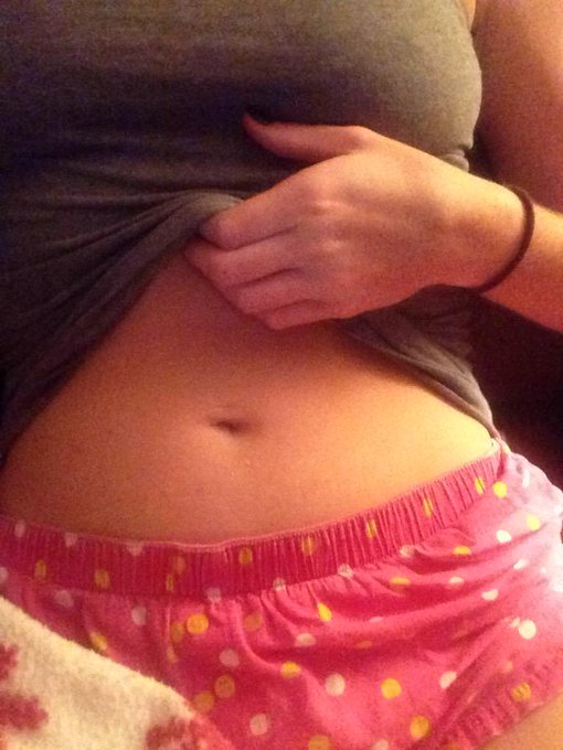 Good night yall. Let's see how many retweets I can wake up to 😘 http://t.co/e0pGNwWqHF<a href="/tag/redhead"class="tags"><span>#redhead</span></a><a href="/tag/nobra"class="tags"><span>#nobra</span></a><a href="/tag/ucgn"class="tags"><span>#ucgn</span></a>