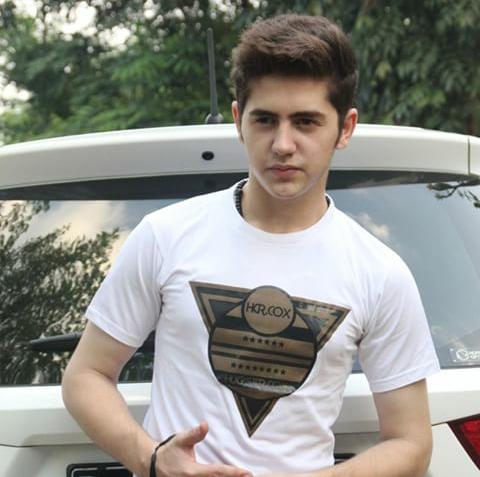 CemalizerPWK's tweet photo. Heihooo! Slmt pagi semoga makin semangat puasa nyaa @cemalurhanoff 😚😚😊 http://t.co/phNKfYjpI6