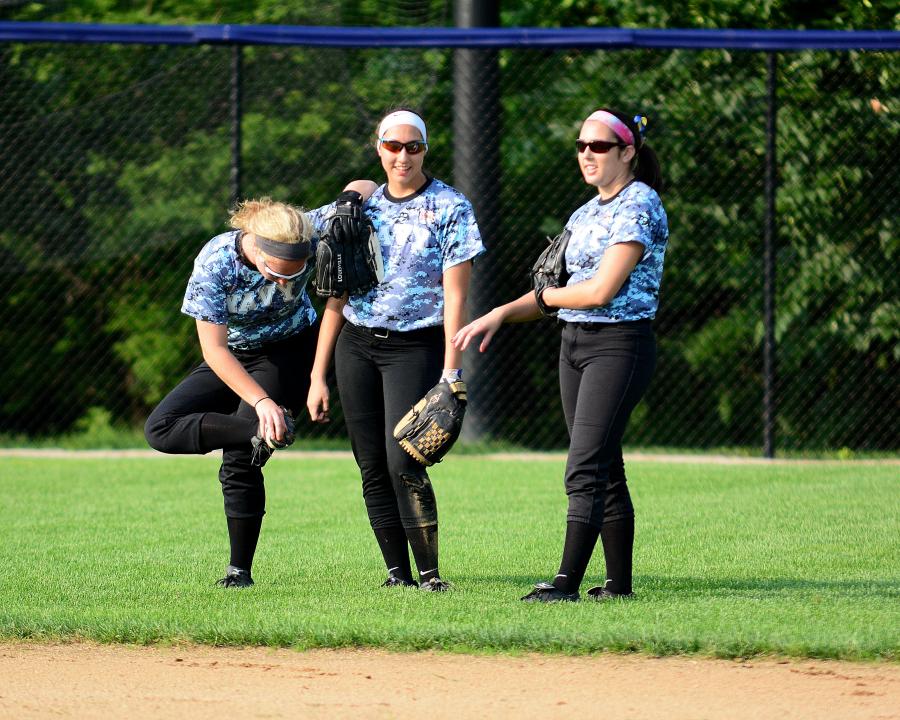 ohiovarsity's tweet photo. Some things never change, right @nicoleferrara7 @larissa_adams1 #OFProblems http://t.co/OHlgdfiVQ9