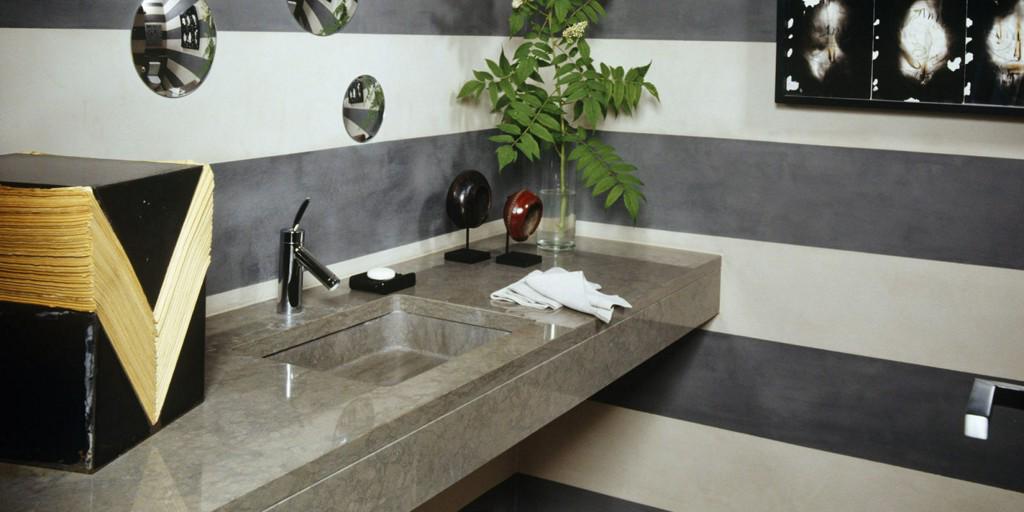 8 Brilliant Ideas For Small Bathrooms bit.ly/1KtAA5s