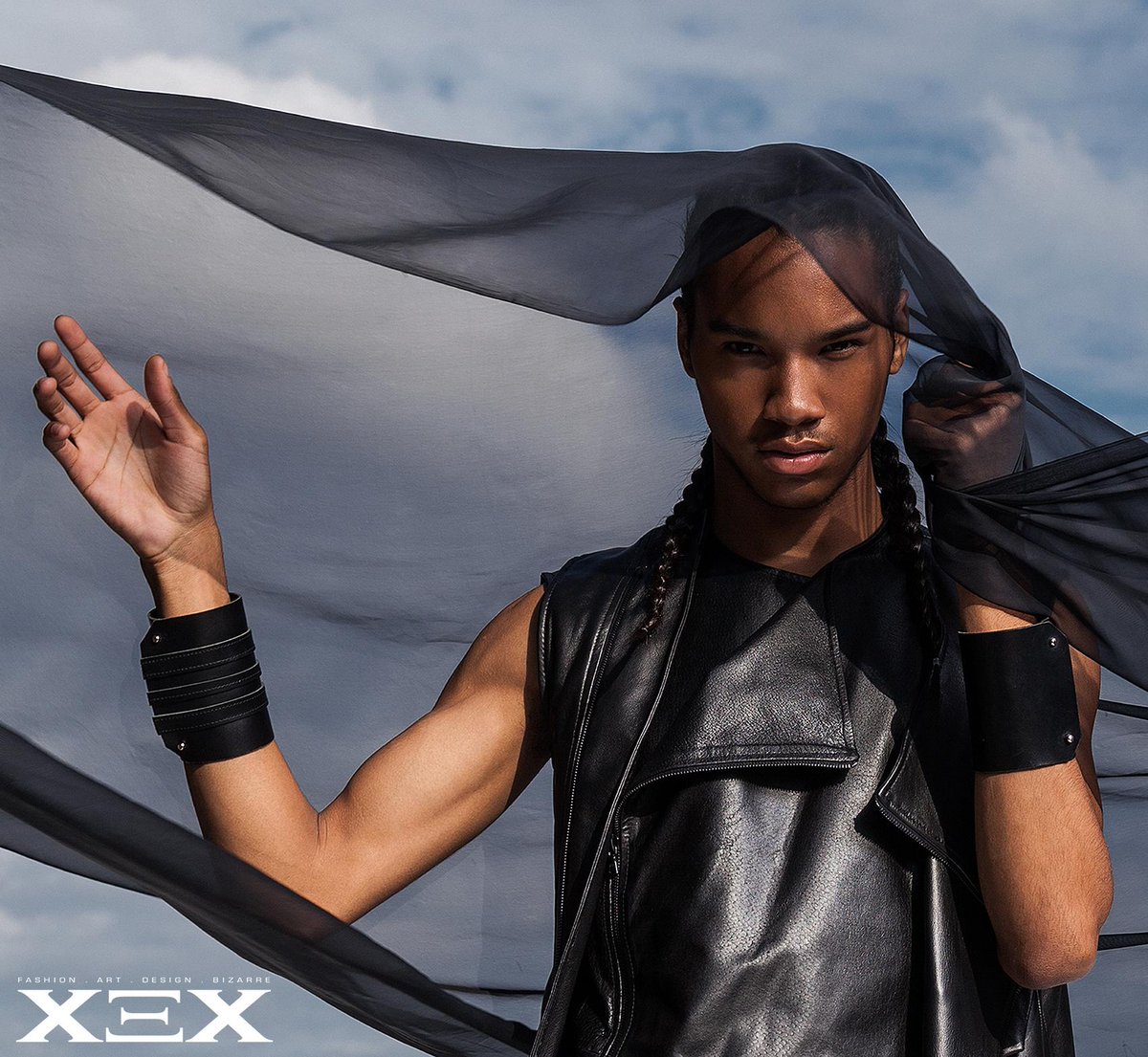 xexmag's tweet photo. #BoyMeetsStyle @JordunLove @harolbaez http://t.co/4DY1cvbLlJ http://t.co/vkXDk7ug4Q