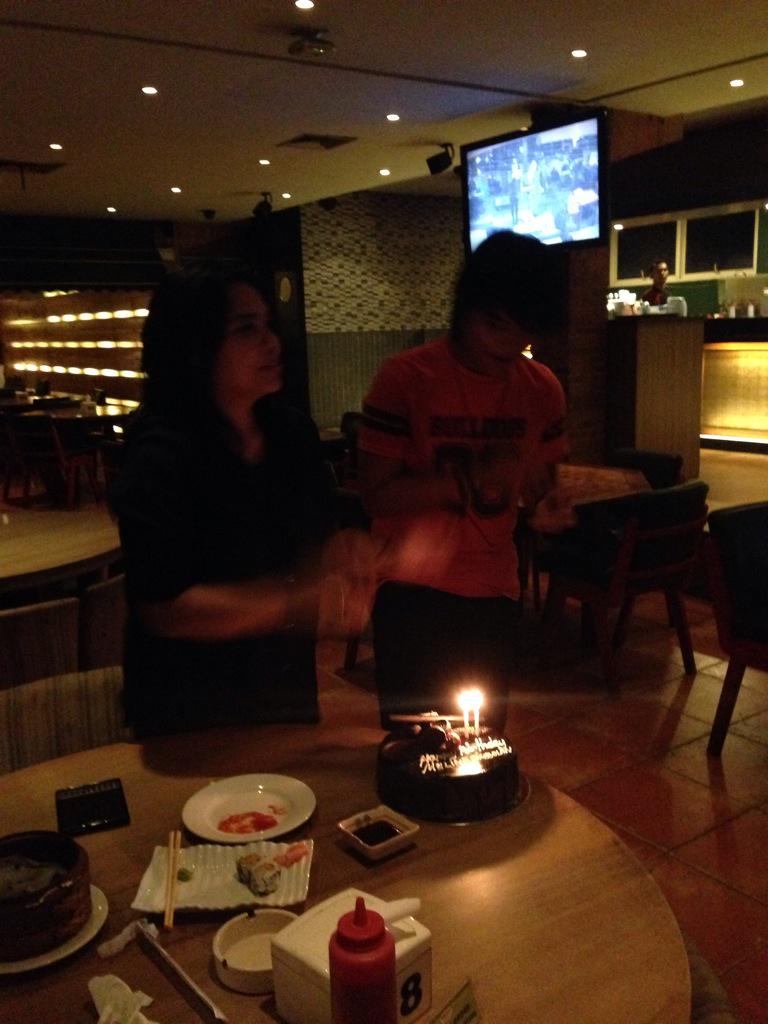 HBD tante Mel semoga panjang umur dan sehat selalu 🎁🎉🎊