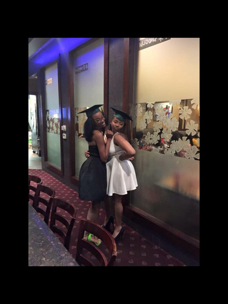 YaFavKurlies's tweet photo. Glo'd up with my bestfriend 😊👋 http://t.co/Nek57UF8xf