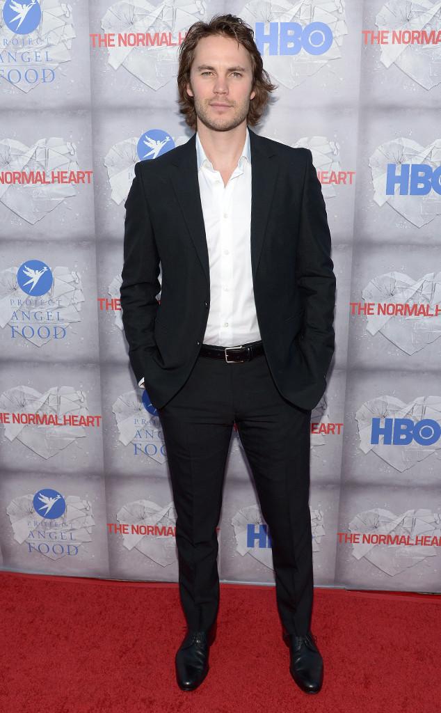 enews's tweet photo. THANK YOU CANADA. 🇨🇦❤️😍 http://t.co/CDOV0YQThm