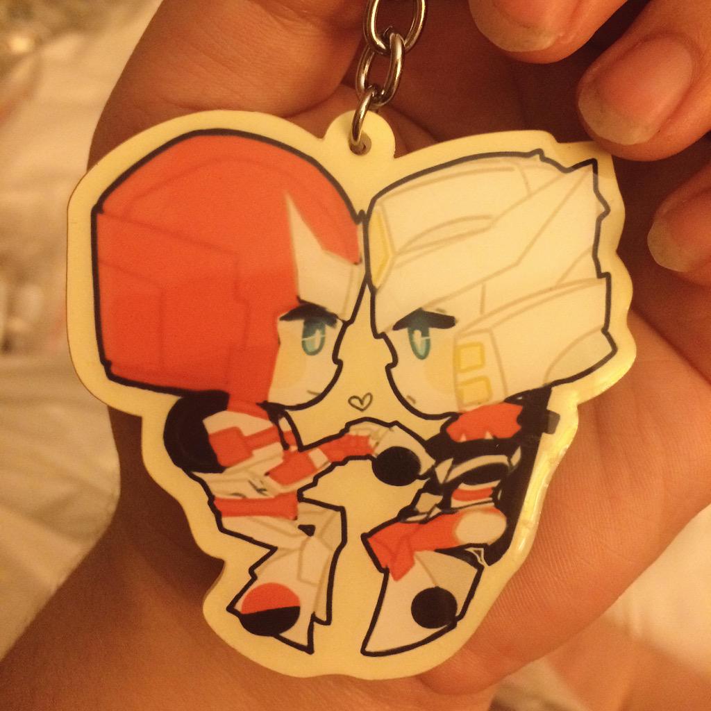 tinyrobots_'s tweet image. I made dratchet too.. will be selling at AX this weekend ^^