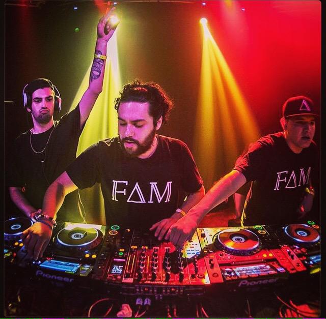 Scoms_3's tweet photo. @Panda_Funk @Deorro #PandaFam 🙏🏻🐼 http://t.co/ul7WJOVIjh