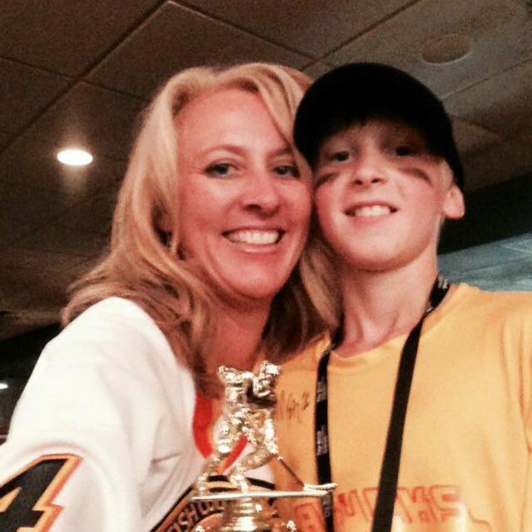 BCJRCanucksBric's tweet photo. Proud mom. 2nd star tonight Mynio #trainlikeconner #teambcbrick #eldhockey #brickhockey http://t.co/aIcozLce9M