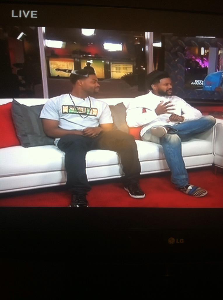 Songz_OfMyLife's tweet photo. @hoseachanchez x @KingBach tho! #BETPostShow "Y'all know now why I'm here!" http://t.co/dfa2WsH3qS