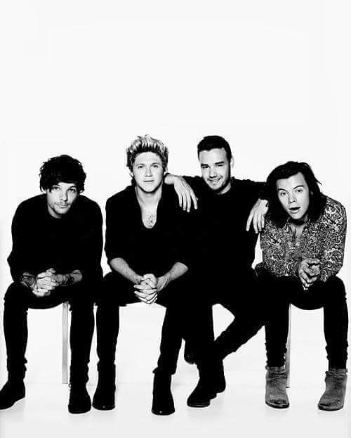 harhorastyles4's tweet photo. ايةة الصور الجديدة اللي عمالةة تنزل دي 
#HollywoodChoiceOneDirection 
#HollywoodChoiceOneDirection http://t.co/YkpiISuN6f