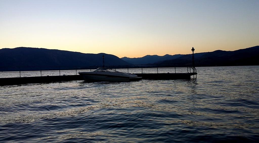 brookie_smithrz's tweet photo. If family vacations mean sitting alone on the dock to see this... I'm signing myself up right now for the next one. http://t.co/ZIRkMtkQKg