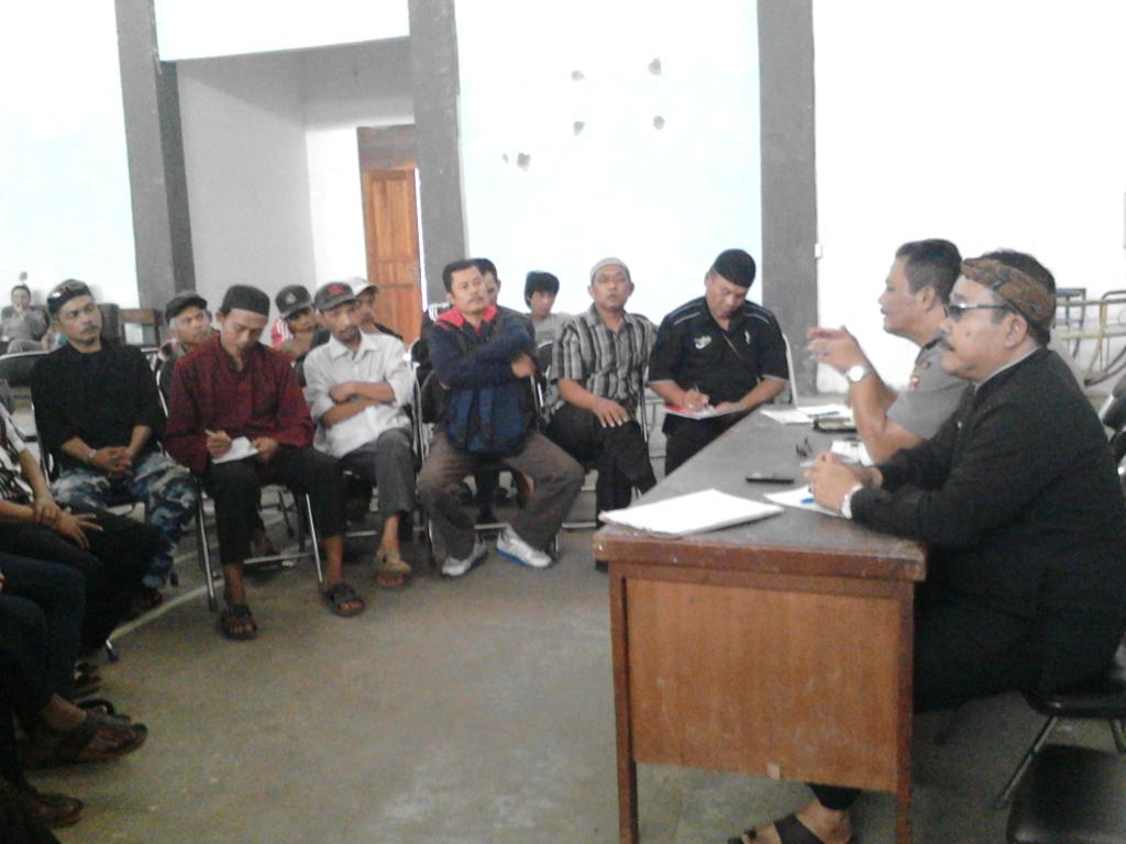 Penyelesaian masallah sumur bor warga sirnamanah dg PT.LJP. camat menutup sumur bor. <a href="/DediMulyajaya/">Sahabat Nelayan</a>