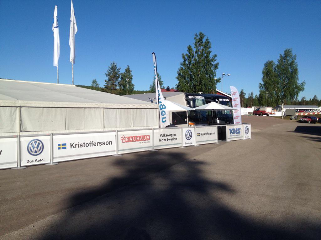 VwPer's tweet photo. Paddock still sleeping, the day looks to be great @HoljesRX #Magicweekend is about to get started http://t.co/hfPTj33d2q