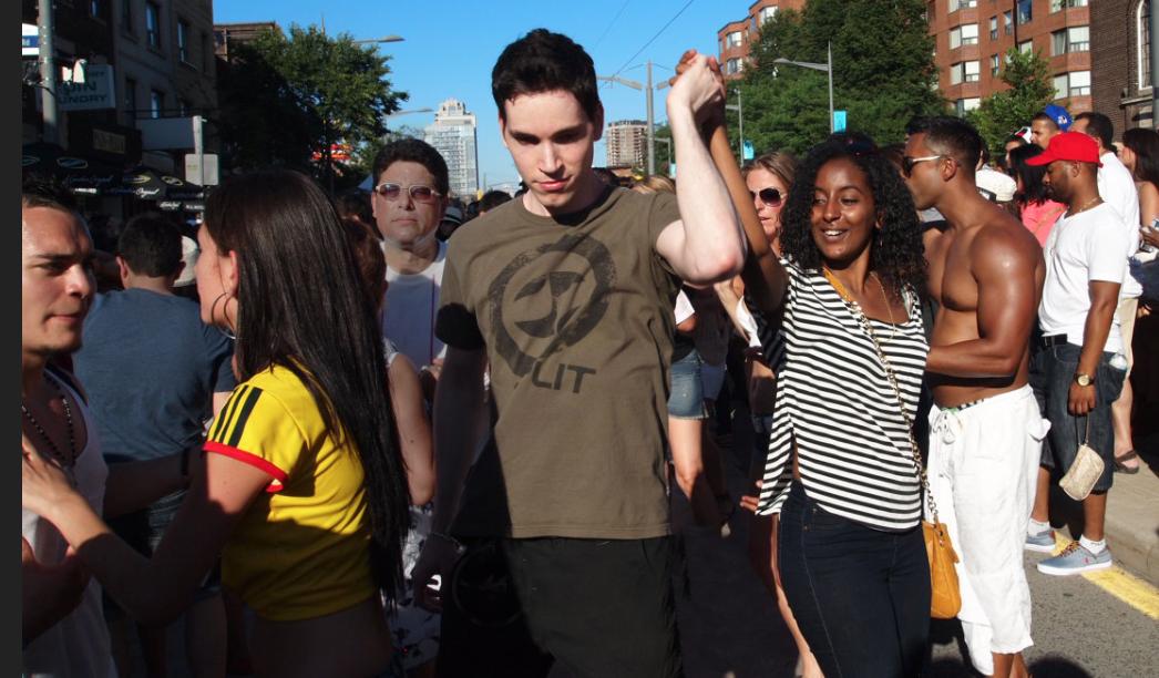 livingtoronto2's tweet photo. Dance in the street this weekend - Salsa on St. Clair. #Toronto #SalsainTO http://t.co/Ry0RwpITz2 http://t.co/HwMATNVsV4