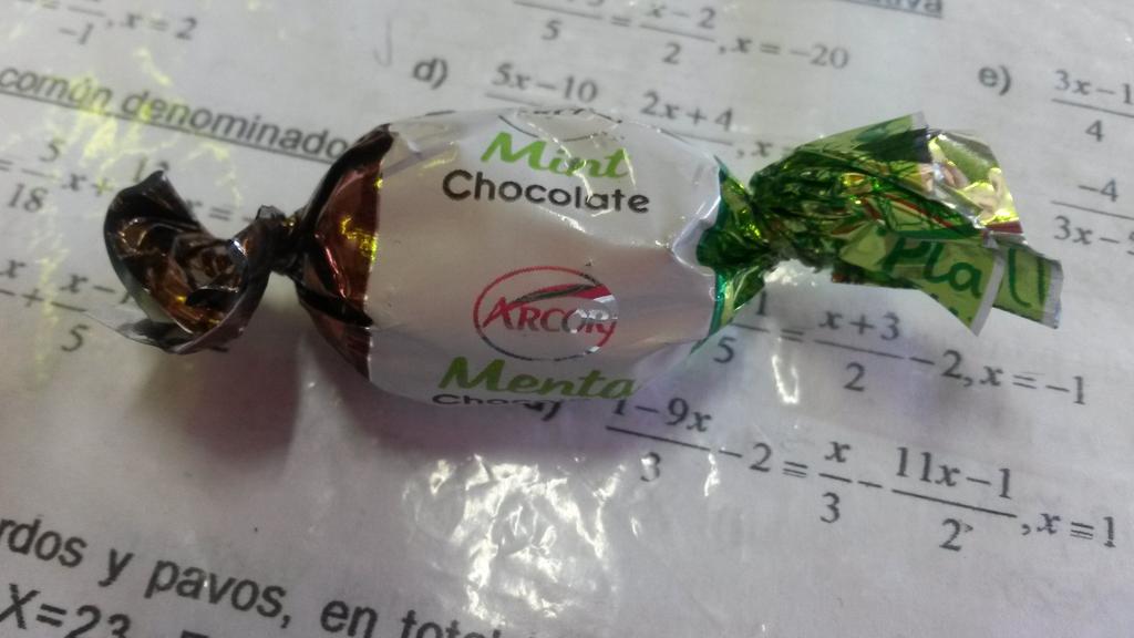 1iaOrt1z's tweet image. Alguien se acordó de la profe de Matemáticas😊 Feliz semana de la dulzura!🍫🍬🍭 #ESS4