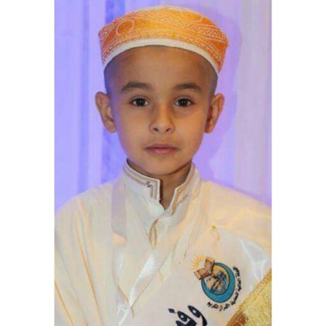 PostDjazair's tweet image. Félicitations à Abdul-Rahman un petit Algérien couronnés prix mondial pour le plus petit Hafiz du monde.