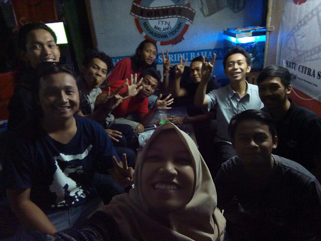 Bukber sama gatau deh ini siapa ngakunya sih anak <a href="/pendopofotosolo/">PENDOPO FOTO SOLO</a> hoho