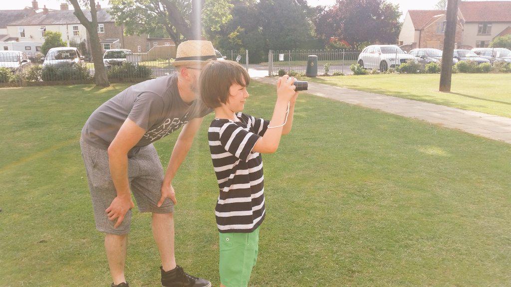 Speada's tweet photo. Some of our Young Carers making use of the low sun last night. #PhotoCarers project. @RebelHeartTeam @Peoples_health http://t.co/QTzoHpcrwe