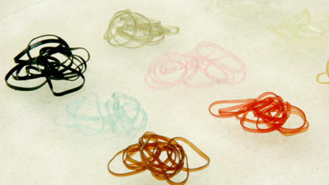 満月 V Twitter 髪圧高い人あるある プラスチックのかんざしが折れる このゴムが使えない Http T Co 6t5cflsnow