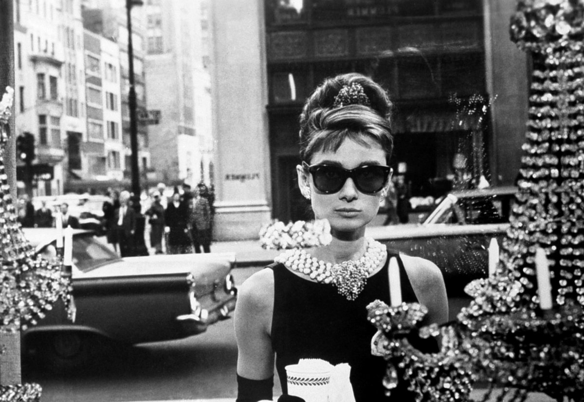 BritishVogue's tweet photo. 12 ways to take style notes from #AudreyHepburn: http://t.co/kWGX7UiZWD http://t.co/bHOKAyY88L
