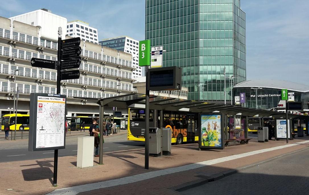 #Zwaag <a href="/PromoBaseGroep/">PromoBase</a> en <a href="/Inekx/">Inekx Service</a> wijzen bezoekers Tourstart #Utrecht de weg. westfrieslandinbedrijf.nl/2015/nieuws/we…