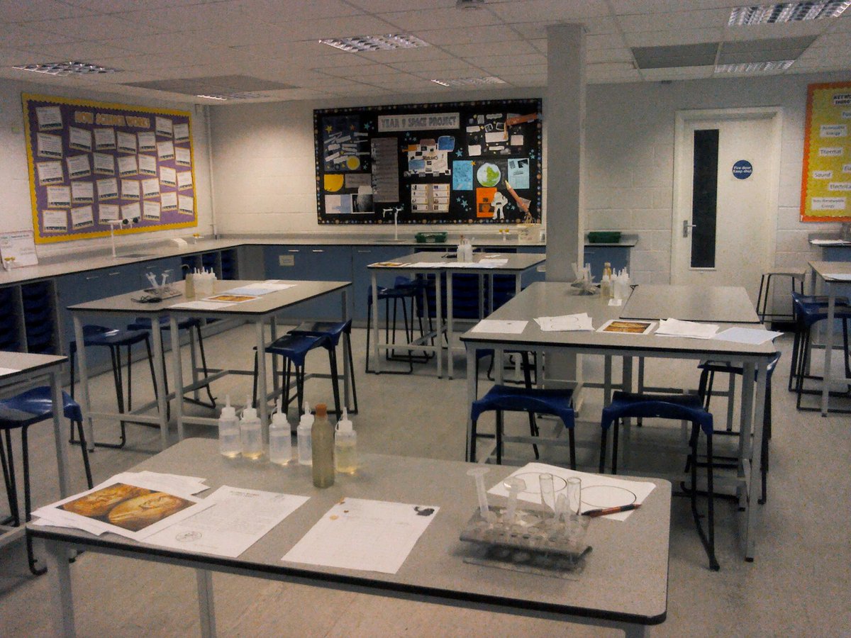 DWSChemistry's tweet photo. Day 2 and we're ready to go! http://t.co/cAJoukq3Br