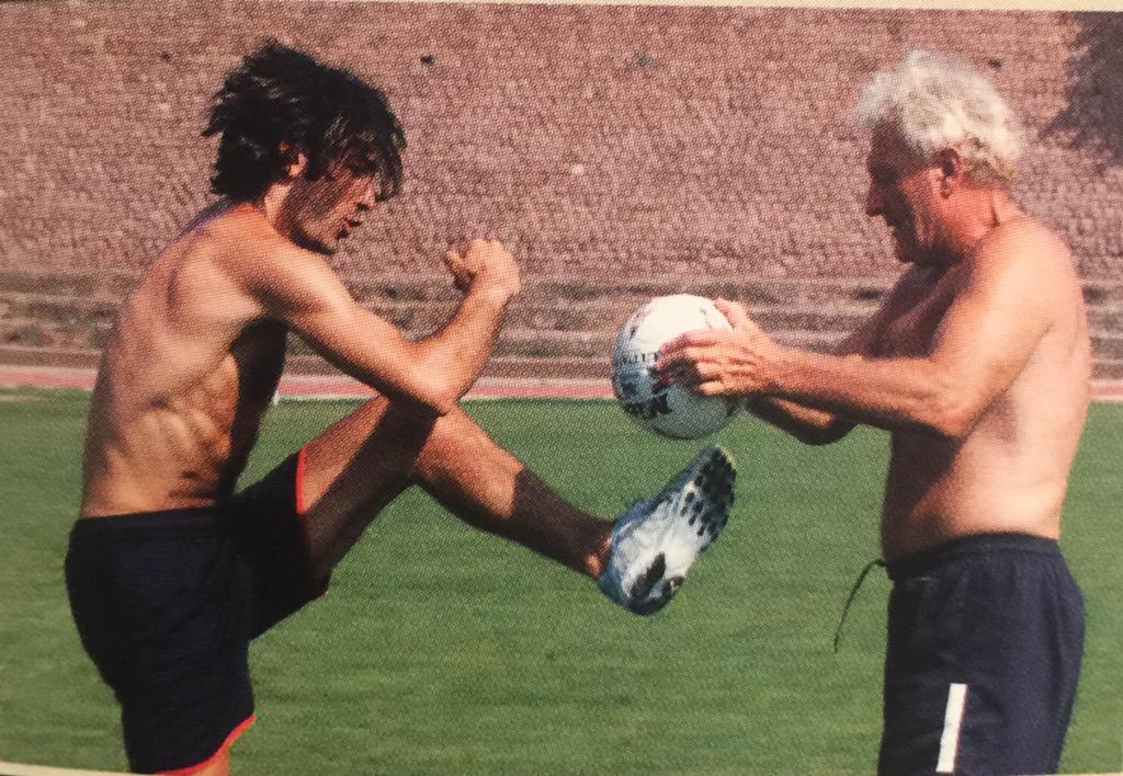 piresrobert7's tweet image. R.i.p Tiburce Tu as été mon ami ,mon mentor . Le monde du sport perd son plus grand préparateur physique et mental