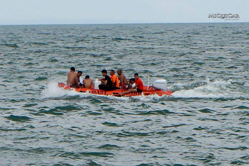 News5PH's tweet photo. #OrmocPH | Rescue operations. (Photos via Miquicar Photo Studio) http://t.co/tsouXb7lop