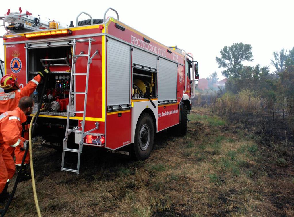 Ayer se registran 2 incendios simultáneos en san Andrés casi 5 horas de trabajo