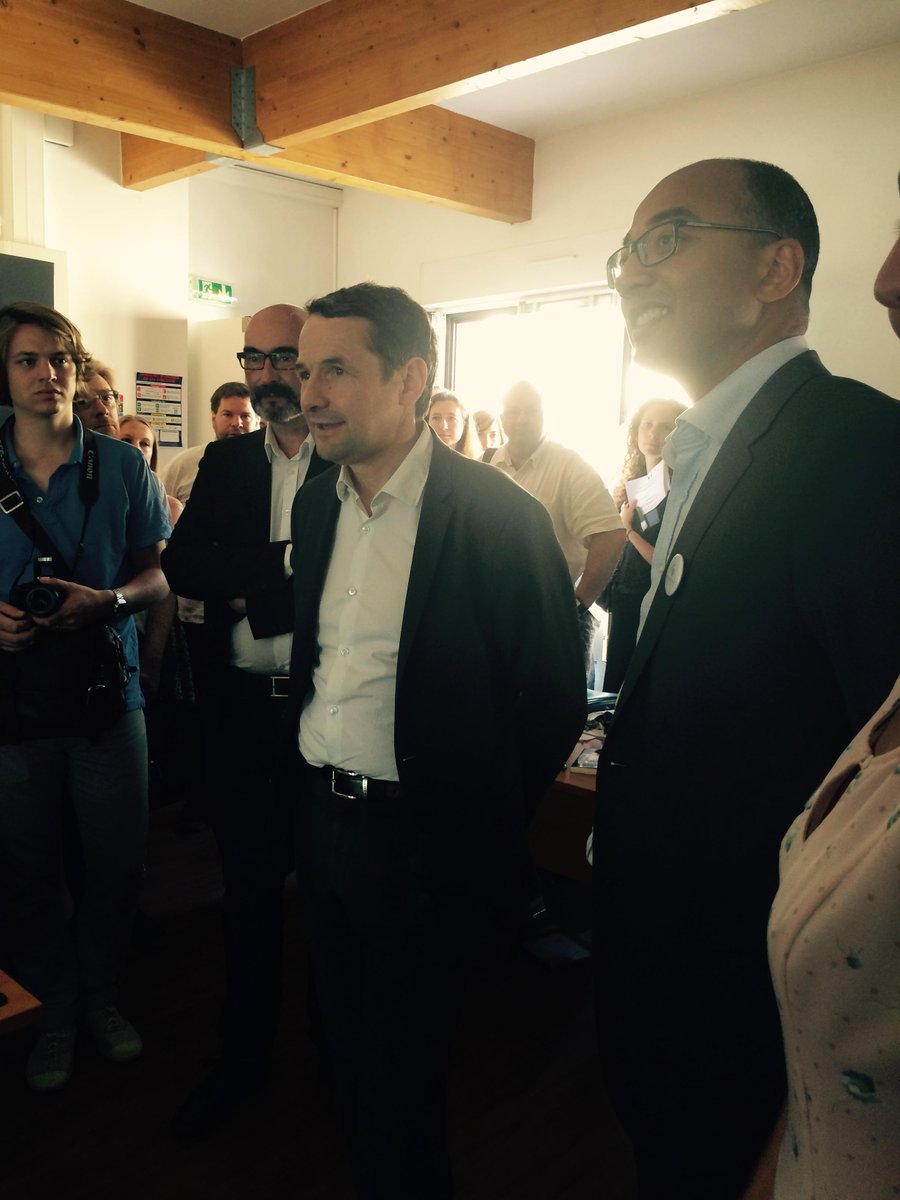 eye_brain's tweet image. @mandonthierry vient visiter et féliciter @eye_brain ce matin! #startup #soproud #ministeredelarecherche