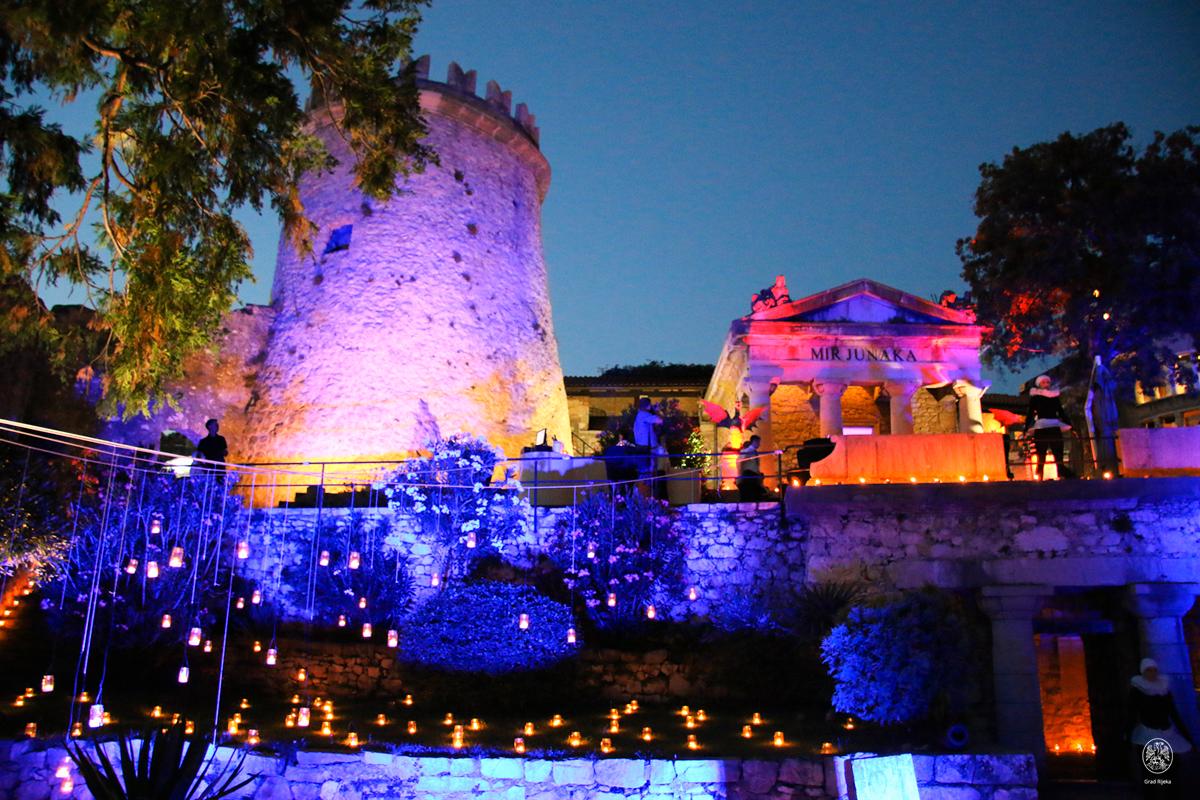 gradrijeka's tweet photo. #trsat #rijeka #kvarner http://t.co/q3wxFkvIw0