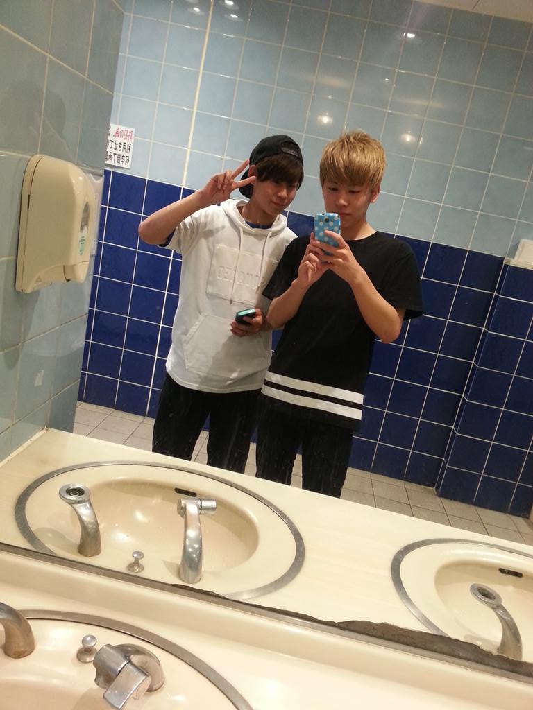 トイレで自撮り Twitter Search Twitter