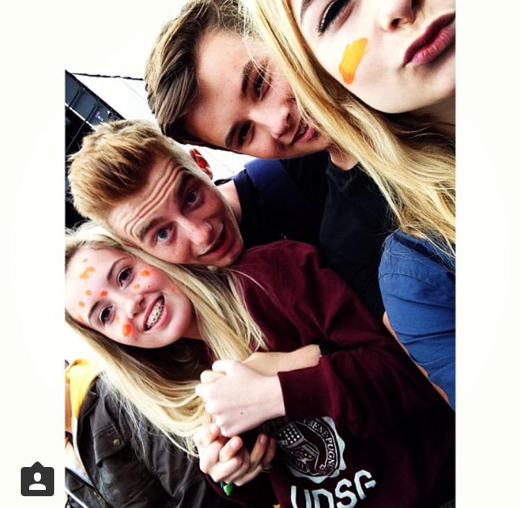 Brett_Steggles's tweet photo. happy 17th bday @milliebuttif4nt have a great day😜🎉🎊🎈 xxx http://t.co/l0Cp0eaouJ