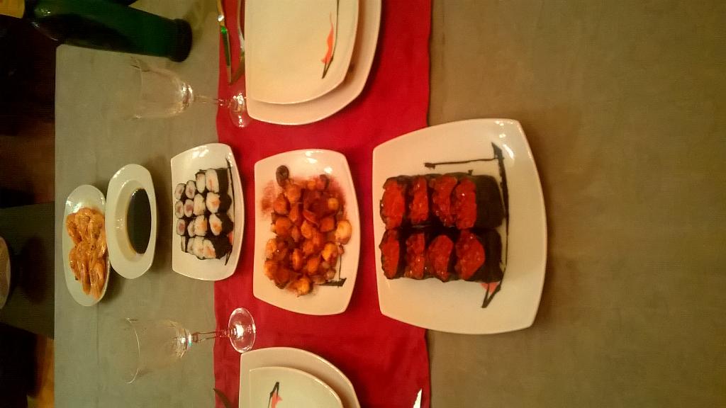 Juanlu39's tweet photo. Quiero mas #sushi de este http://t.co/r2Wv54FVJZ