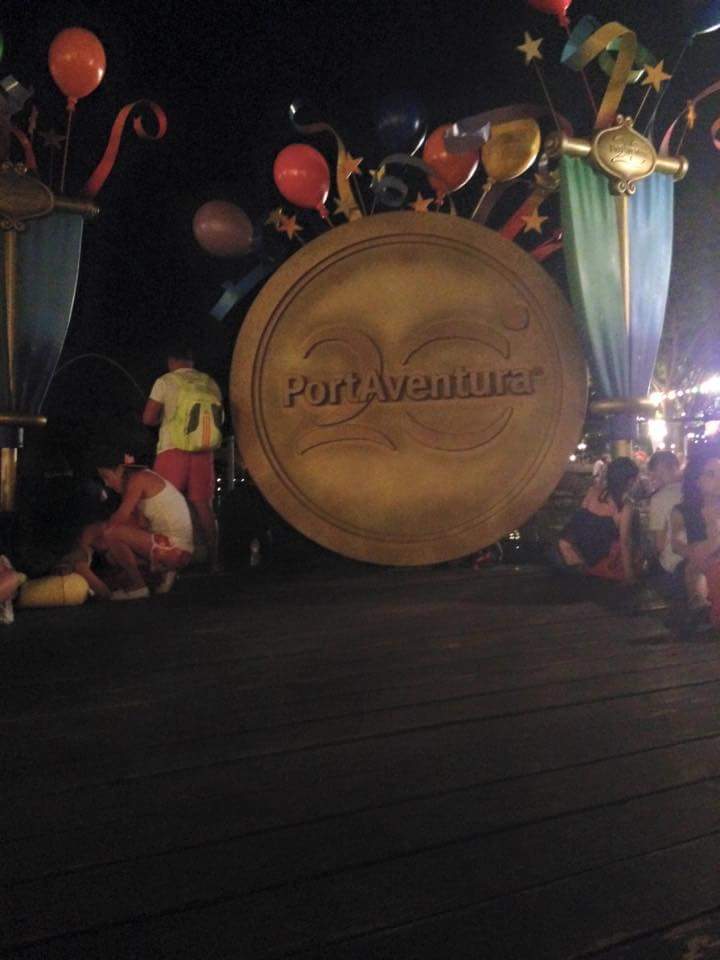 GloriaM_93's tweet photo. PortAventura @lidiacocaserna http://t.co/EQDQS1SlPU