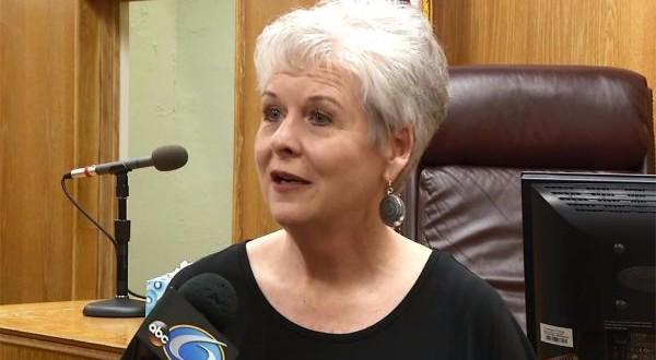 County clerk resigns instead of issuing gay marriage licenses | More here: goo.gl/io9Reb #CitiNews