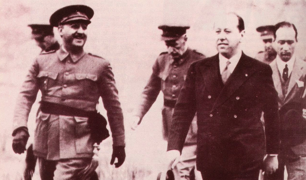 ecorepublicano's tweet photo. Los crímenes de Franco en 1934
http://t.co/20EArAOSIg http://t.co/hiwEzwQwAQ