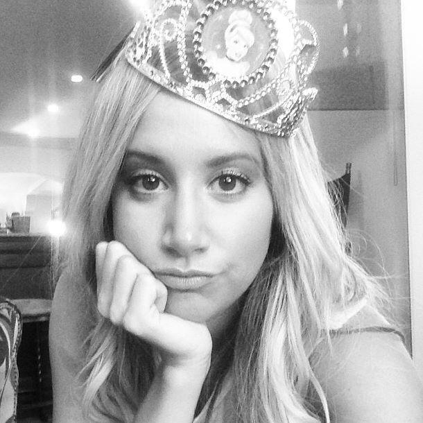 A RAINHA ESTÁ FAZENDO 30 ANOS EU NÃO CONSIGO E NEM QUERO ACREDITAR! Happy Birthday Ashley Tisdale 