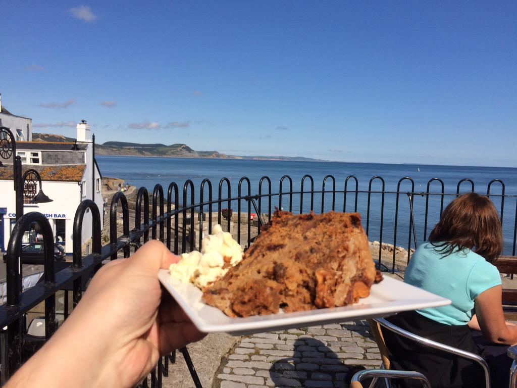 mattthedentist's tweet photo. Great day of work @LymeBDentistry now being treated to a lovely piece of #Dorset apple cake #LymeRegis #sunnybeach http://t.co/a6rrFY2hCD