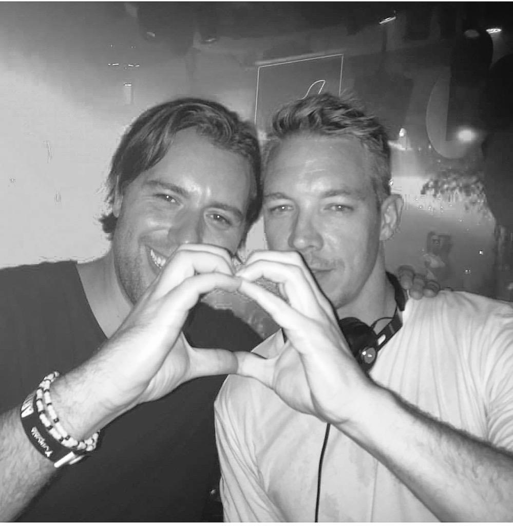 diplo's tweet image. When u try and make a heart but u make a mushroom instead #raveproblems