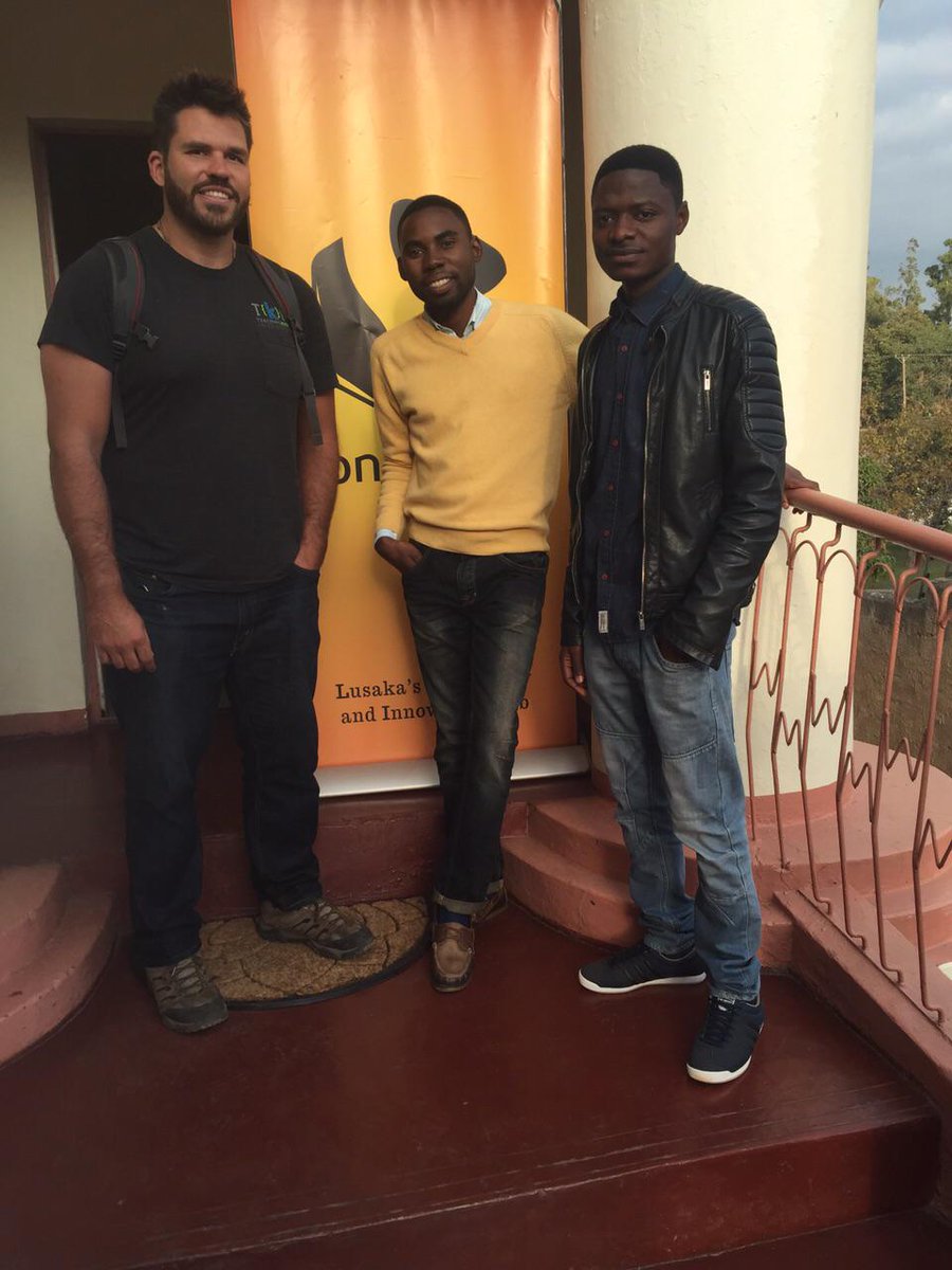 BongoHive's tweet photo. It was great to meet @justinvall from #TKPJava to discuss how to teach Kids to code. cc @thehackersguild @lynnlangit http://t.co/vZkd9dz7xU
