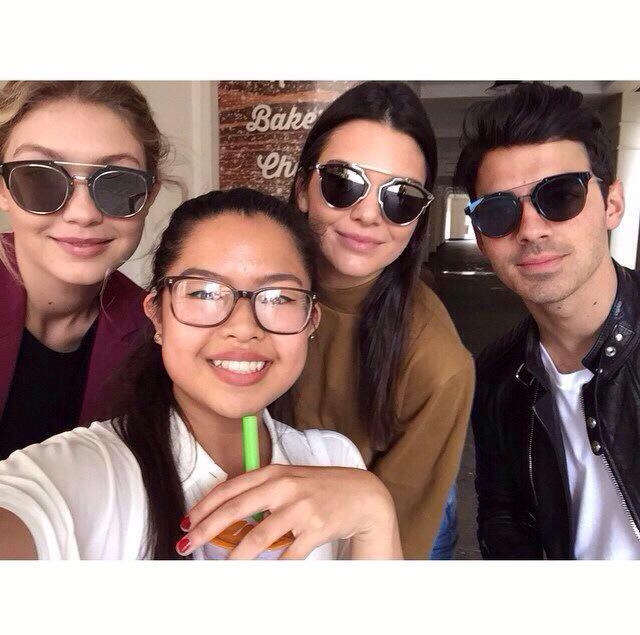 visiofactory's tweet photo. Piquez les lunettes de votre mec http://t.co/vLRrqBRznb #kendalljenner #gigihadid #joejonas #visiofactory http://t.co/Kj6bDQoLf6