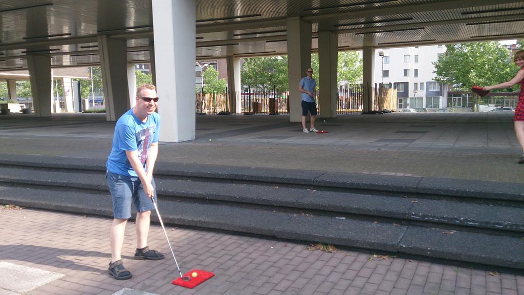 Green valley Belgium speelt city golf in het centrum van#genk. Ook een leuke afwisseling bij deze #hittegolf.