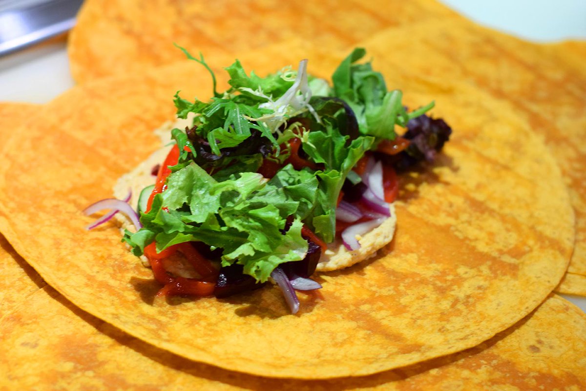 TradestoneCafe's tweet photo. Hummus, greens, roasted peppers &amp; beets, &amp; lunch is a wrap! Fresh takes on soups, salads &amp; sandwiches, 7 days a week. http://t.co/NEeURykmQX