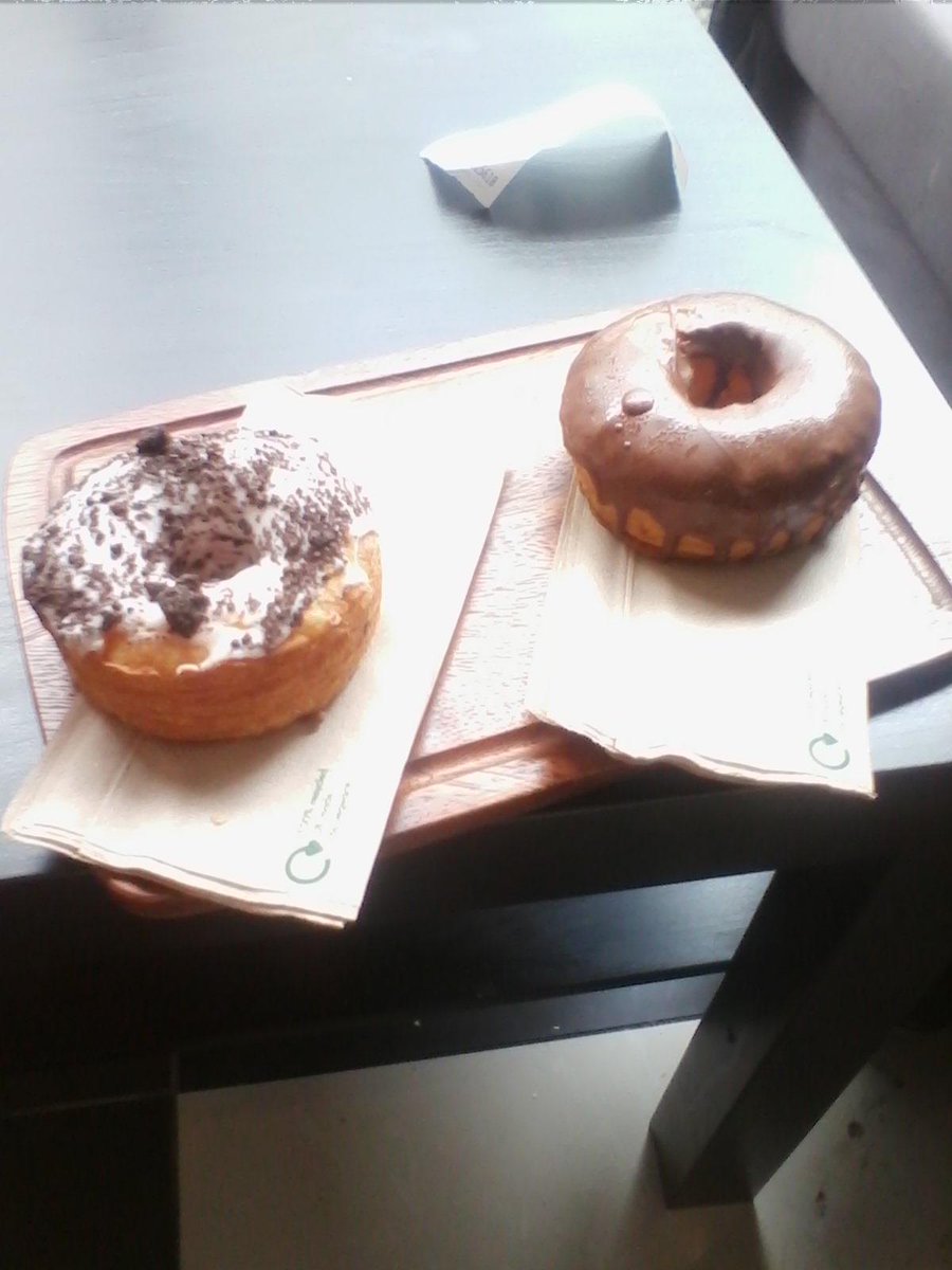 ElectricTwizz's tweet image. Doughnuts from dad #Krust