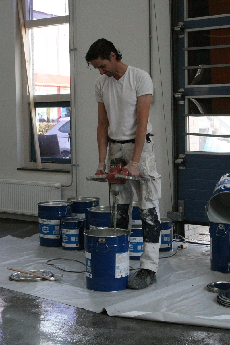 LRWesterhof's tweet photo. Mooie decoratieve 2K-PU gietvloer aangebracht in nieuwe scholingsruimte, #marmerlook #caparol #disbon http://t.co/1jx13cMe4l