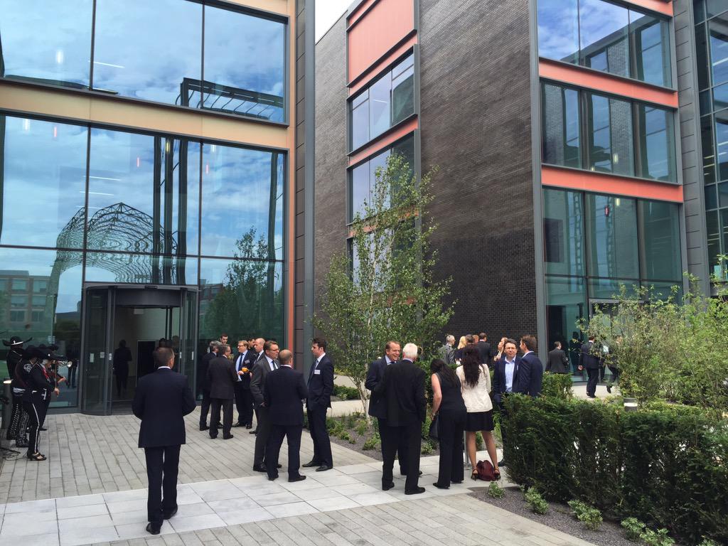 Jules_N0MAD's tweet photo. Good gathering at Pinehurst 1 & 2, Farnborough Business Park #xlbproperty @HollisHockley @CBRE_UK @90DegreesStudio http://t.co/SL8eGZBF0I