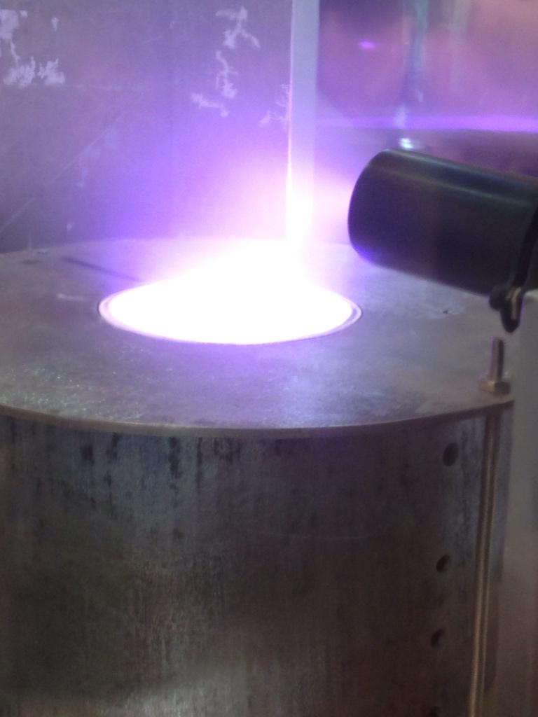 SurreyEARS's tweet photo. The @SpaceAtSurrey #PlasmaEngine is firing inside the @royalsociety ! http://t.co/Y4wGrfETSx