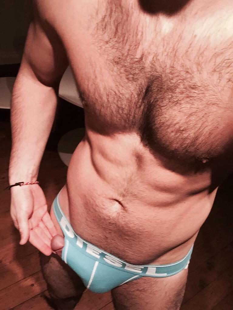 conmuchopelo's tweet photo. @_cockring: #SexyWolvesThursday #FurryHunk #HairyArmPits #HotNScruff http://t.co/q2TTAKk4eb